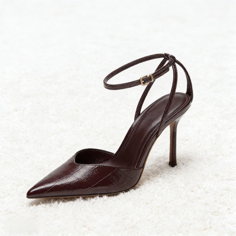 Décolleté con cinturino alla c - Women'S Shoes Burgundy recensione e prezzo
